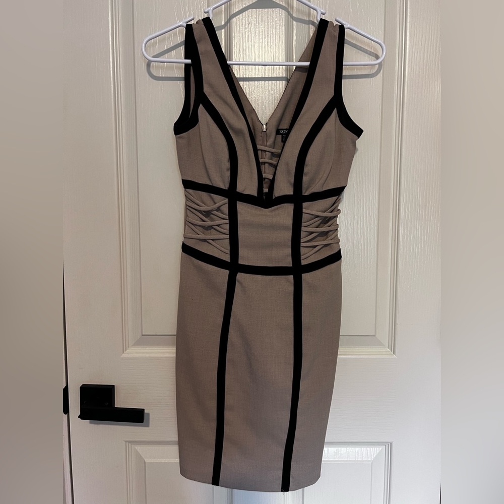 XOXO Sleeveless Fitted Mini Dress Junior's Size 9/10 Tan Black Stretch Bodycon